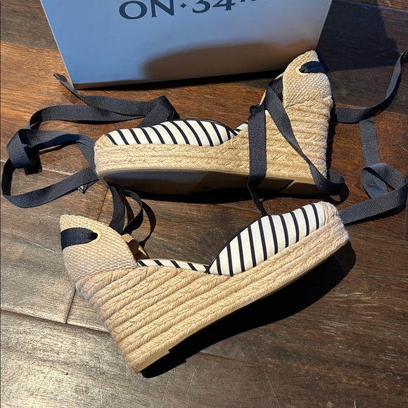 NIB ~ ON THE 34th MELINDA STRIPED ESPADRILLE WEDGE sz 9.5 - Picture 4 of 8